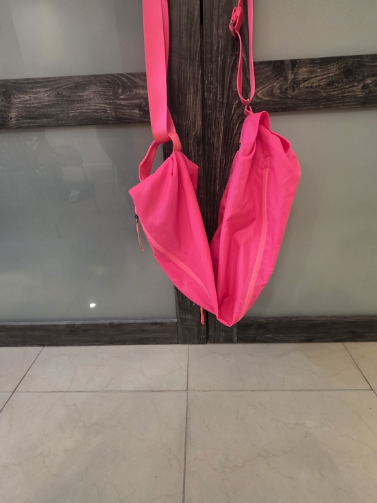 neon lululemon bag Everywhere Crossbody Belt 1L season must Lululemon crossbody neon - Gem